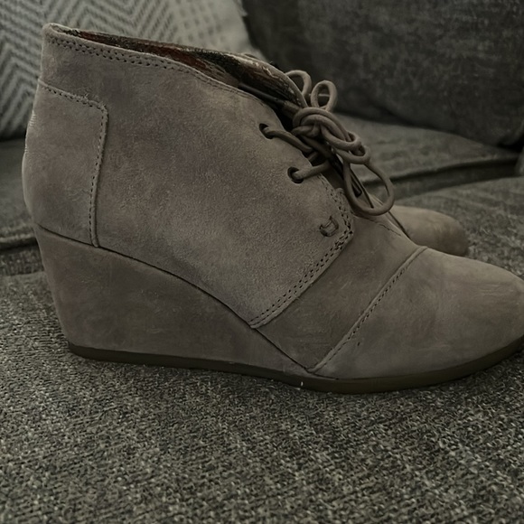 Tom’s wedge ankle Colette boot - Picture 2 of 4